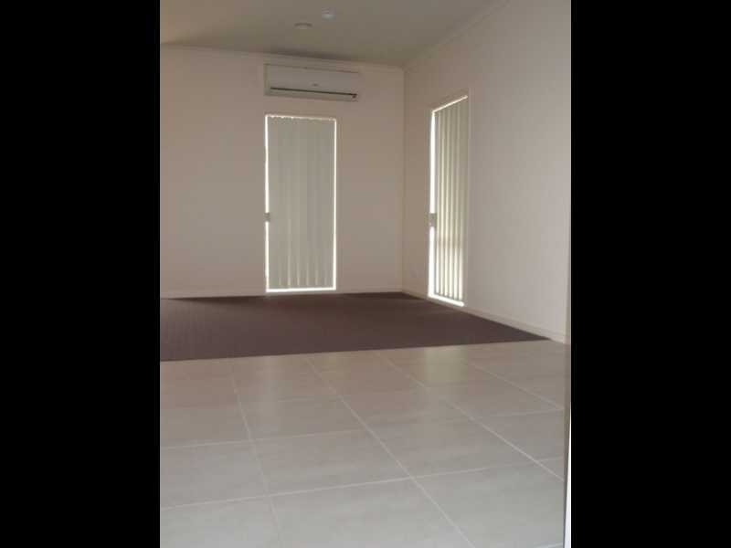 Unit 49/17 Crestmont Drive, Melton VIC 3337