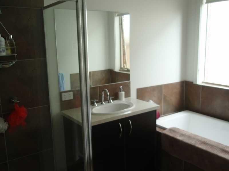 42 Prymont Terrace, Taylors Hill VIC 3037