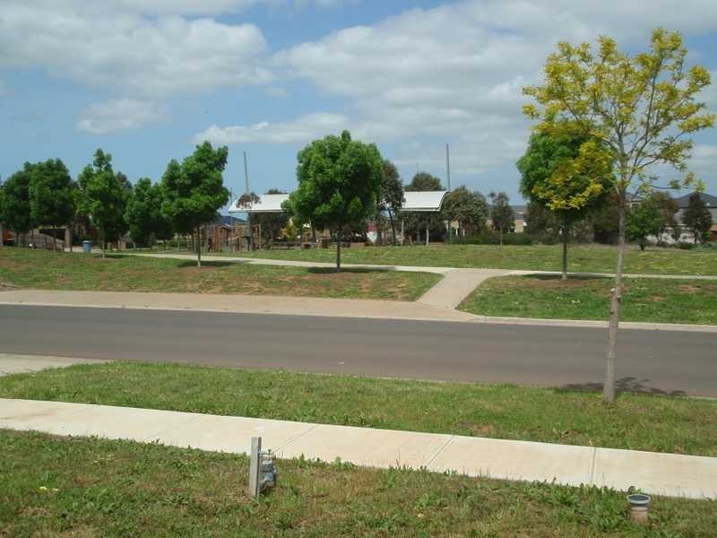 42 Prymont Terrace, Taylors Hill VIC 3037