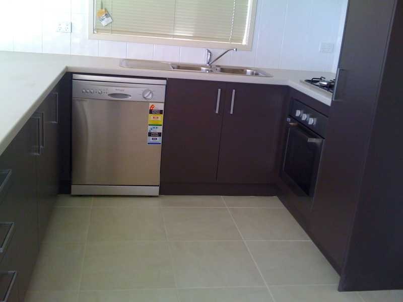 Unit 14/17 Crestmont Drive, Melton VIC 3337