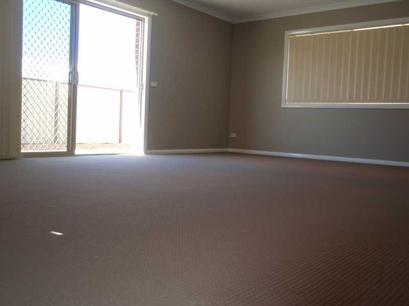 16 Pangbourne Avenue, Melton VIC 3337