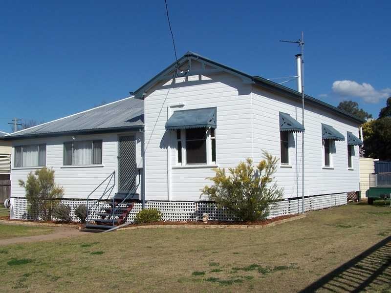 106 Pratten Street, Warwick QLD 4370