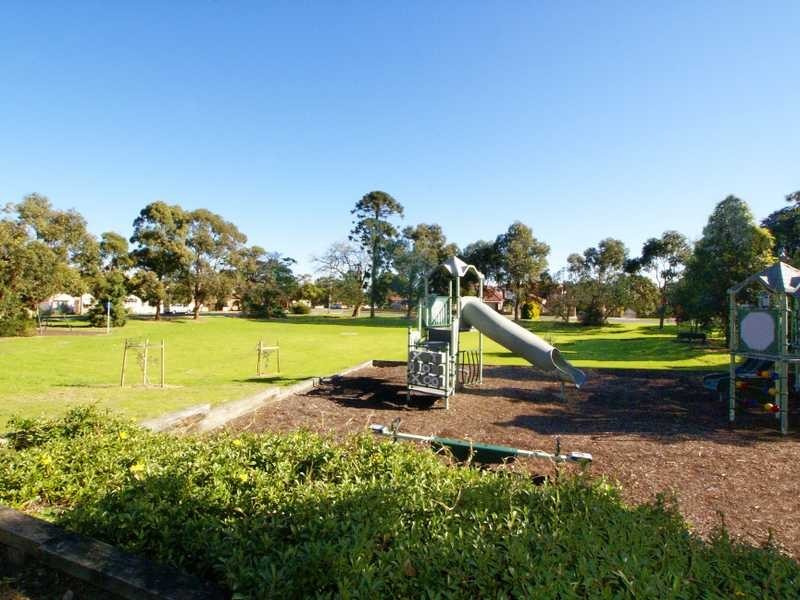 1/150 Chuter Avenue, Sans Souci NSW 2219