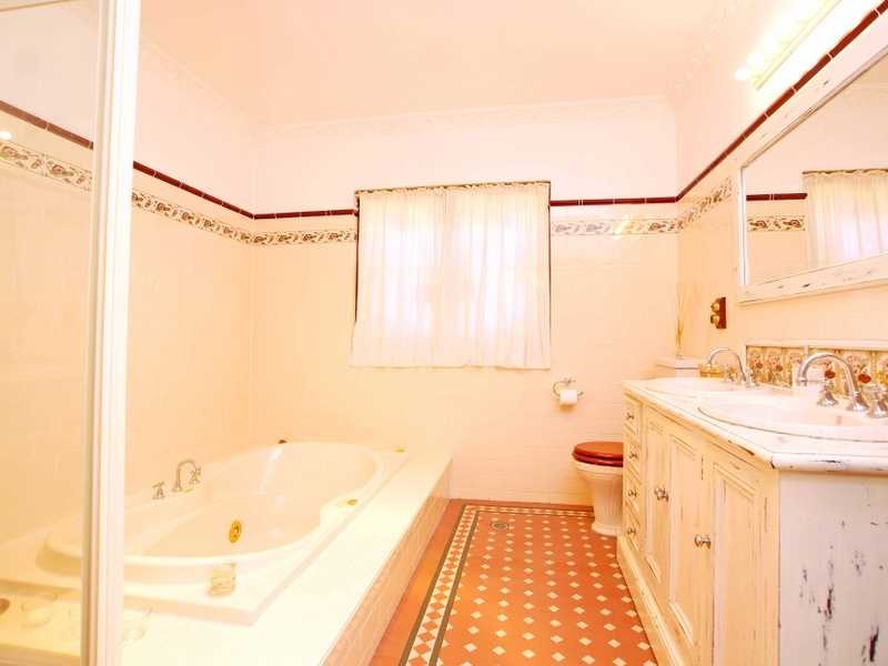 17 Targo  Road, Beverley Park NSW 2217