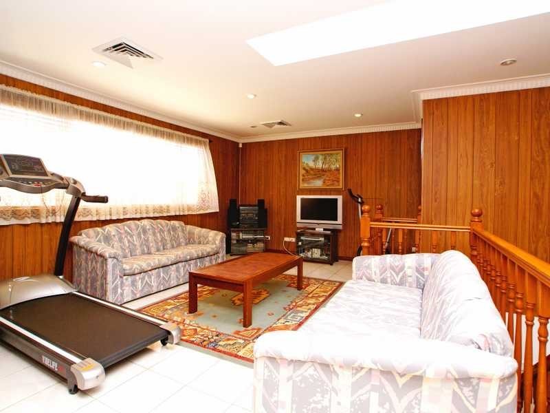 6 Walton Street, Blakehurst NSW 2221