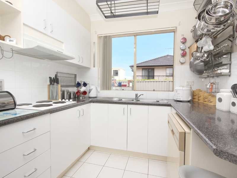 2/57 Old Taren Point Road, Taren Point NSW 2229