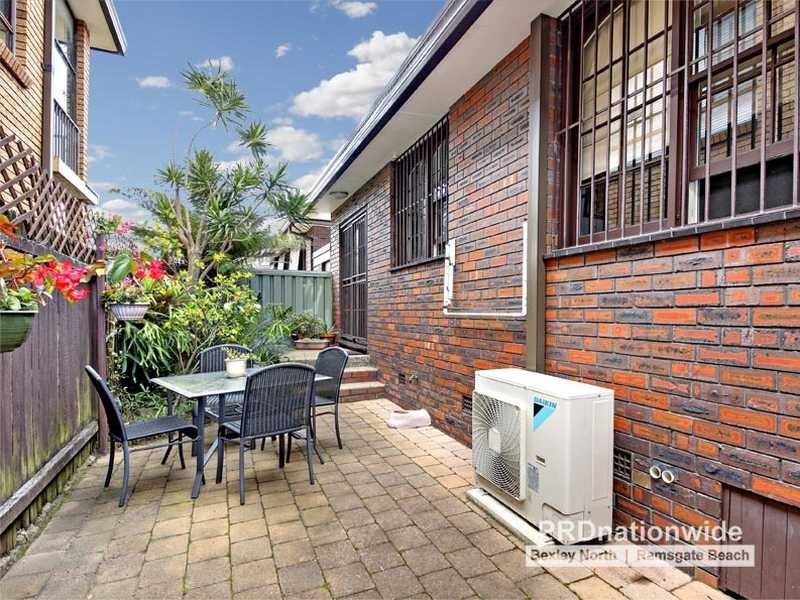 2/122 Russell Avenue, Dolls Point NSW 2219