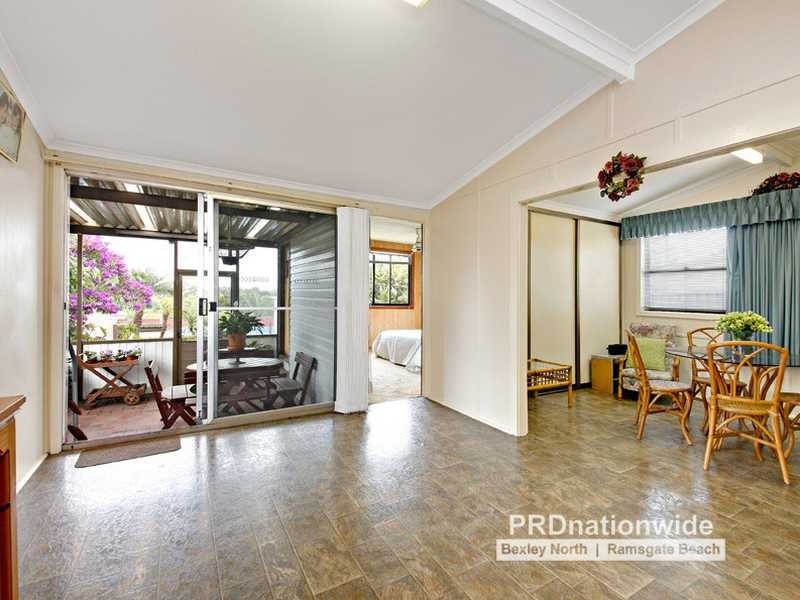 82 Minnamorra Avenue, Earlwood NSW 2206