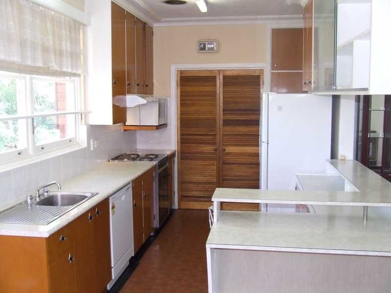 8 Allawah Avenue, Carss Park NSW 2221