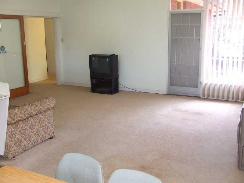 8 Allawah Avenue, Carss Park NSW 2221