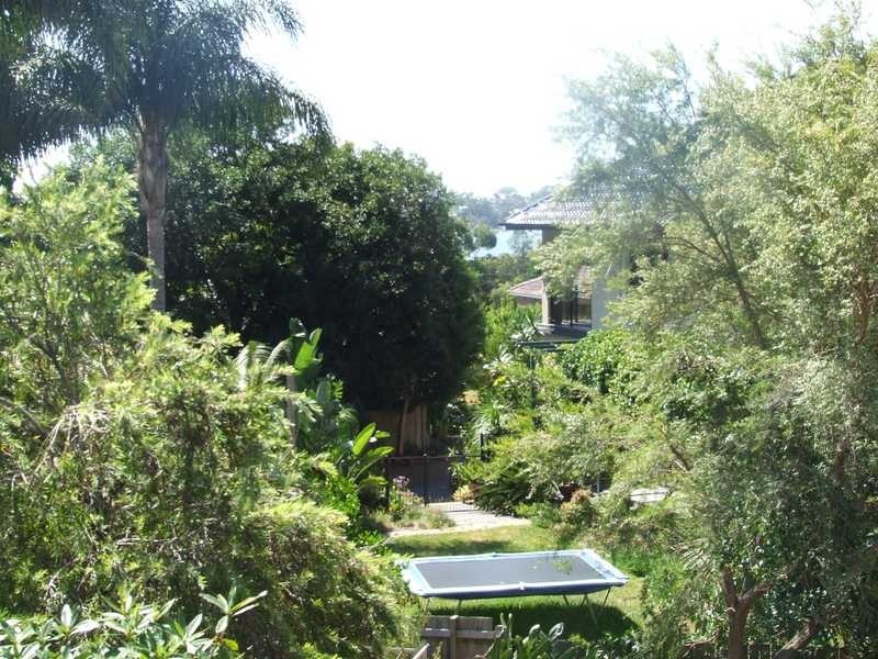 8 Allawah Avenue, Carss Park NSW 2221