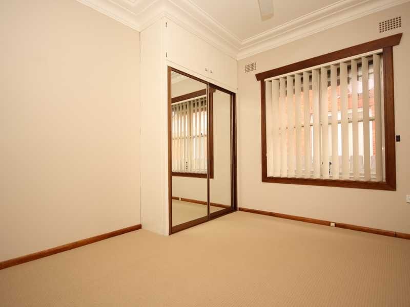 2A Chuter Avenue, Monterey NSW 2217