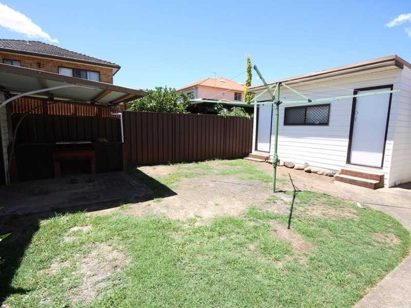 2A Chuter Avenue, Monterey NSW 2217