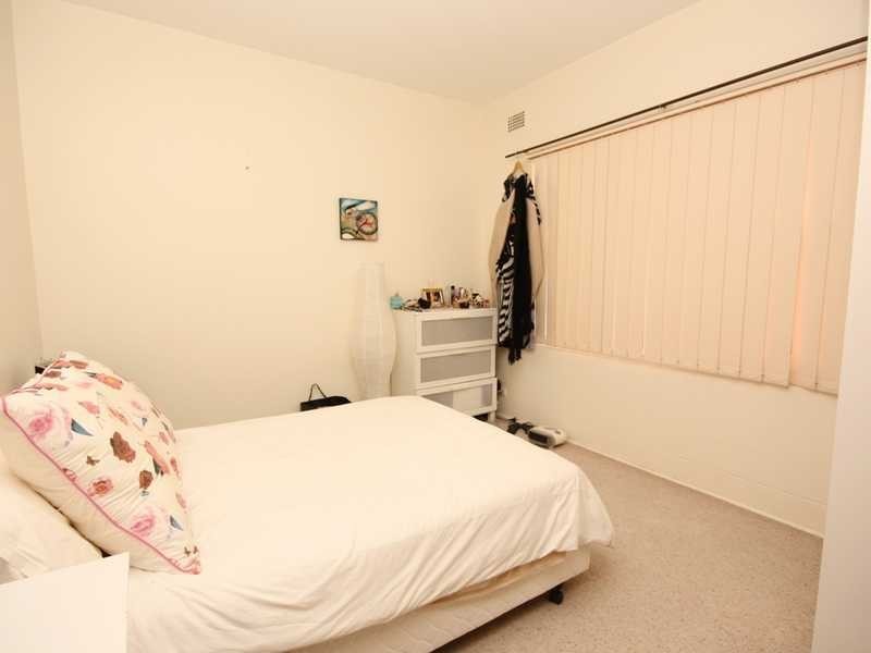 132 Grand Pde, Brighton-le-sands NSW 2216