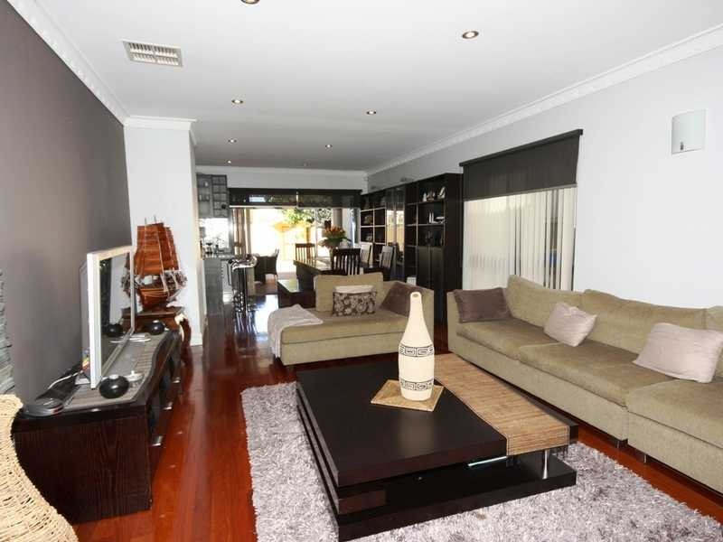 49 General Holmes Dr, Brighton-le-sands NSW 2216