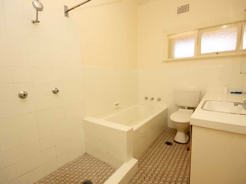 18 Carlton Crescent, Kogarah Bay NSW 2217