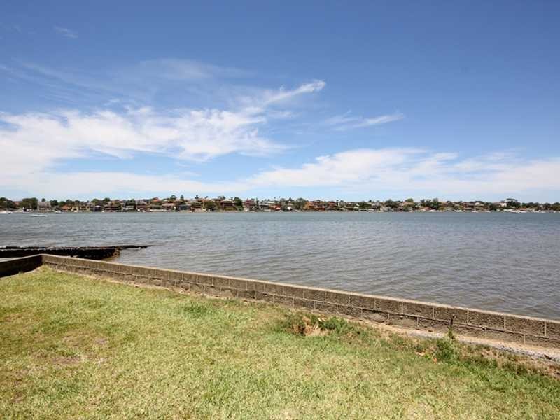 18 Carlton Crescent, Kogarah Bay NSW 2217