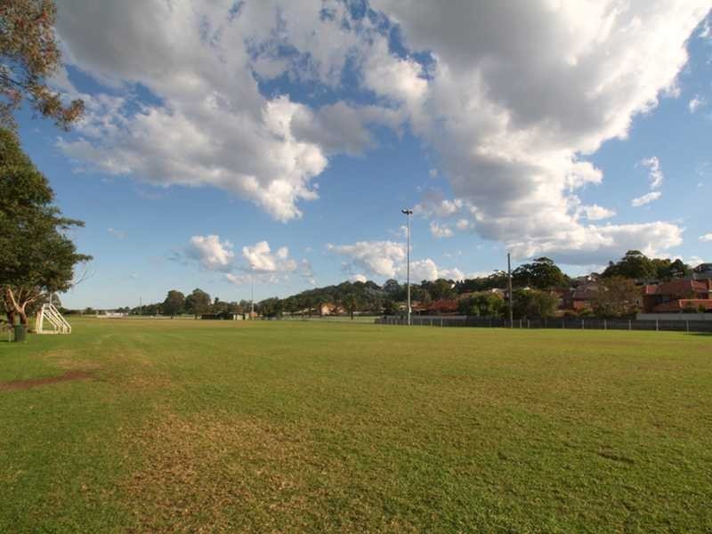 10 Parkside Avenue, Kogarah Bay NSW 2217