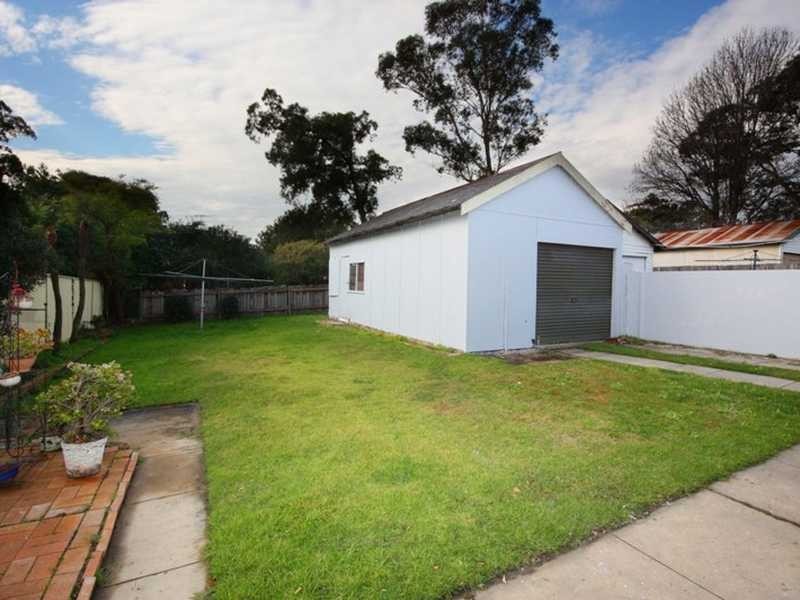 10 Bonalbo Street, Kingsgrove NSW 2208