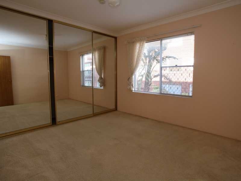 10 Bonalbo Street, Kingsgrove NSW 2208