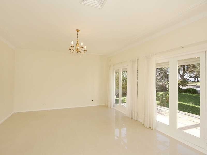 299 Grand Parade, Sans Souci NSW 2219