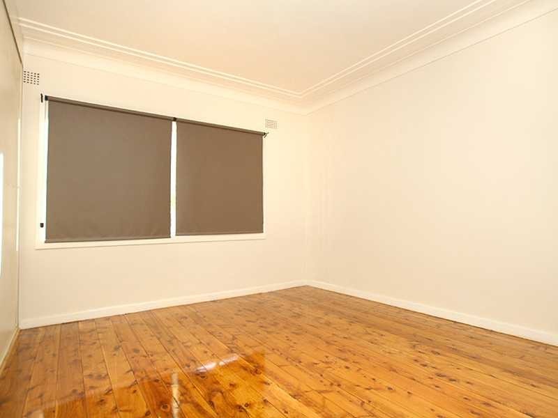 10 Bonalbo Street, Kingsgrove NSW 2208