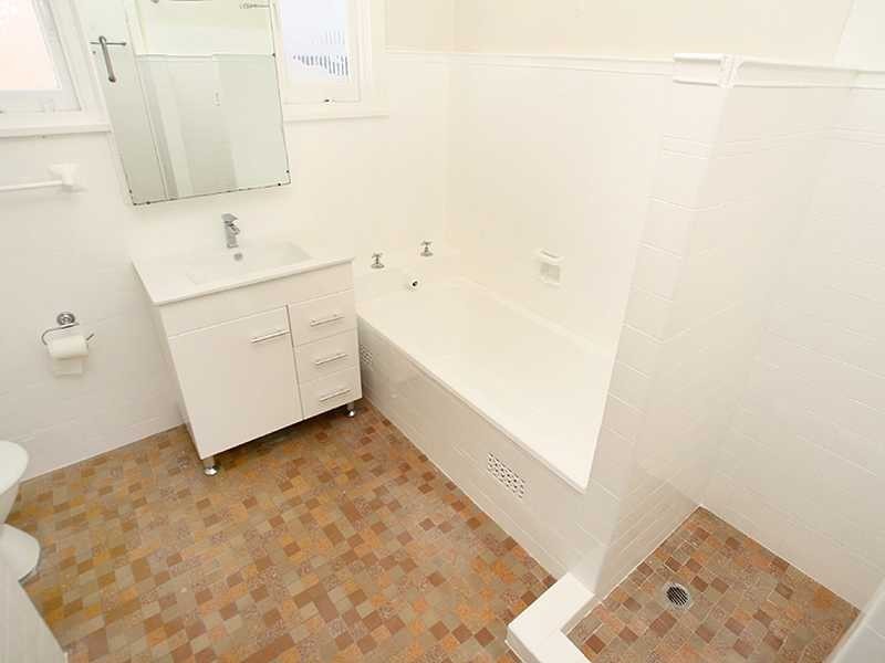 10 Bonalbo Street, Kingsgrove NSW 2208