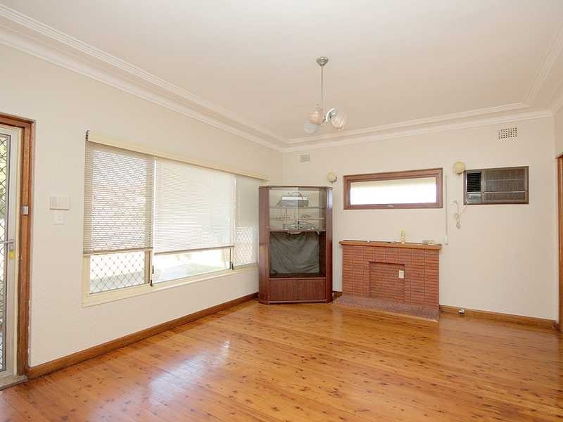 1 Palm Grove, Beverly Hills NSW 2209