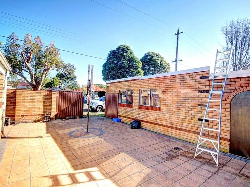 1 Palm Grove, Beverly Hills NSW 2209