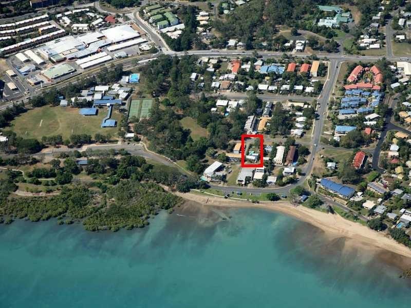 7 Salmon Street, Cannonvale QLD 4802