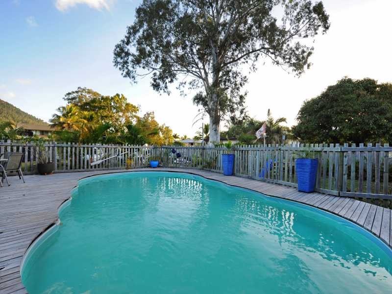 7 Salmon Street, Cannonvale QLD 4802