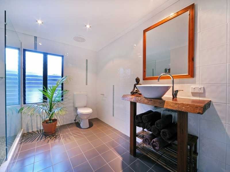 7 Salmon Street, Cannonvale QLD 4802