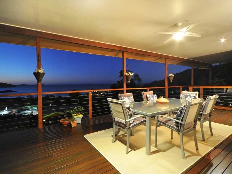 10 Woodwark Crescent, Cannonvale QLD 4802