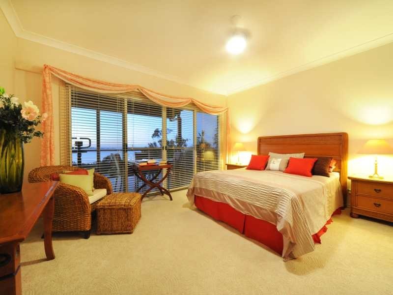 10 Woodwark Crescent, Cannonvale QLD 4802