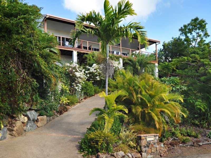 10 Woodwark Crescent, Cannonvale QLD 4802