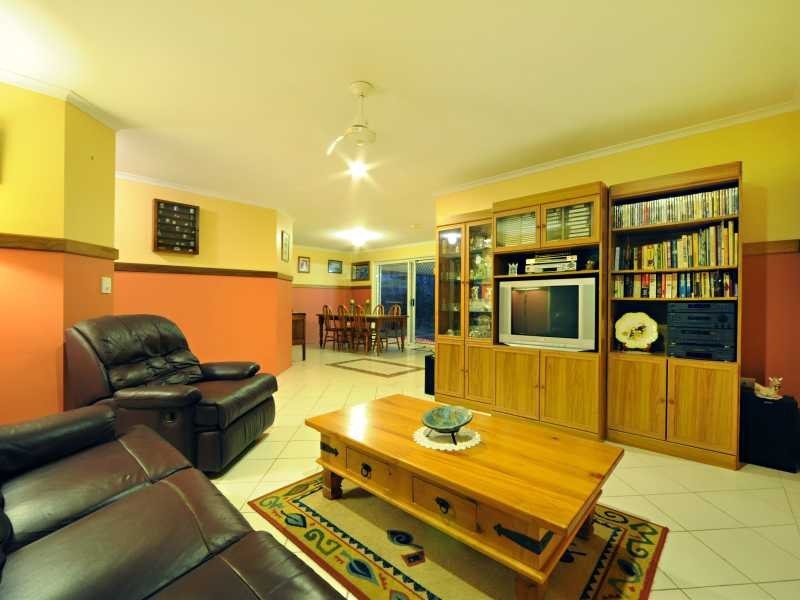 4 Kingfisher Terrace, Jubilee Pocket QLD 4802