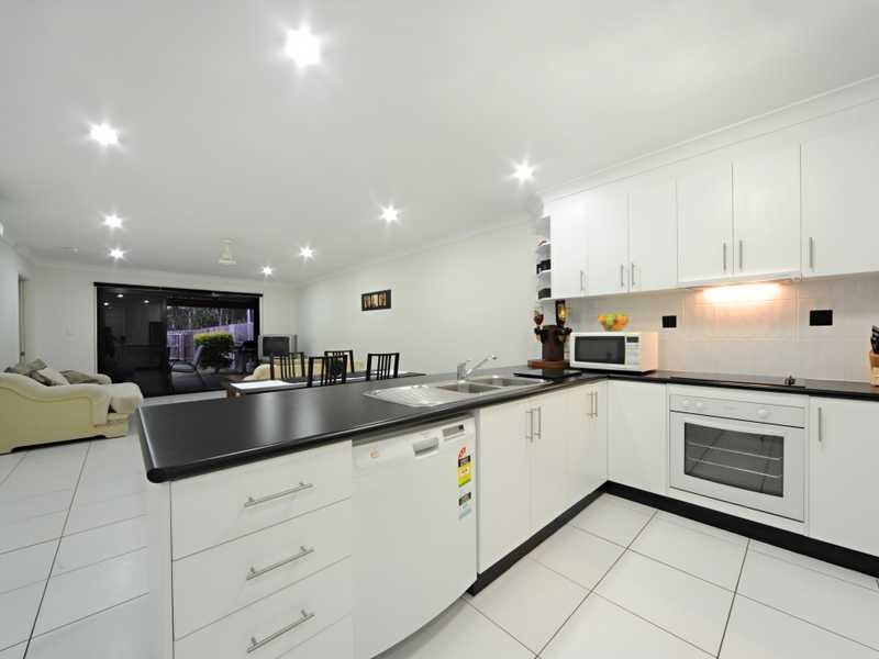 Unit 1/17A Sunset Drive, Jubilee Pocket QLD 4802