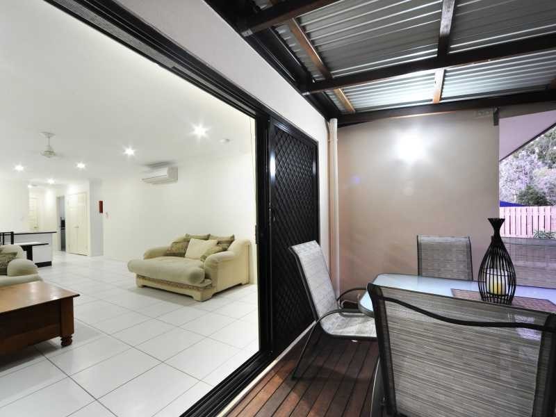 Unit 1/17A Sunset Drive, Jubilee Pocket QLD 4802