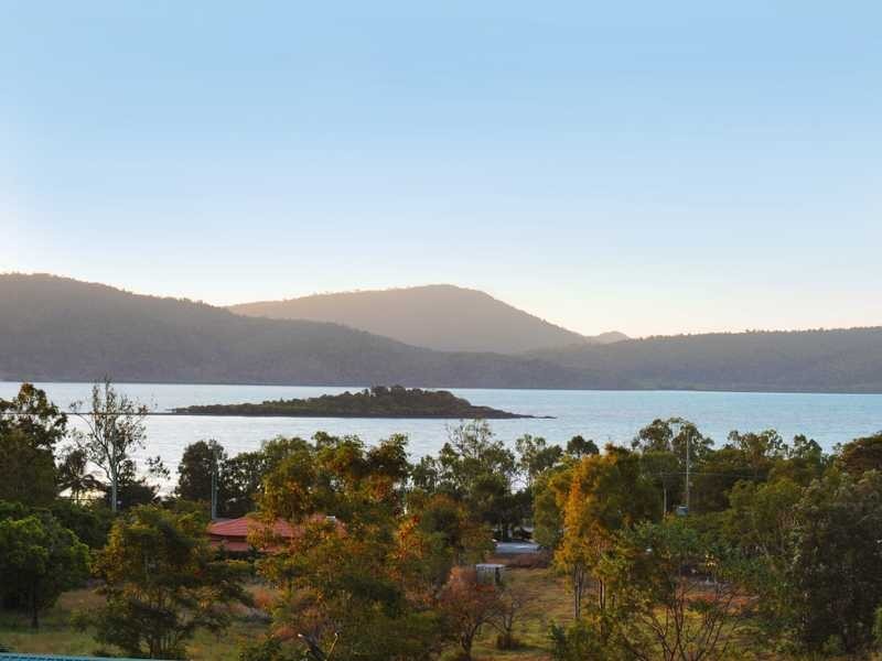 31 Jones Road, Cannonvale QLD 4802