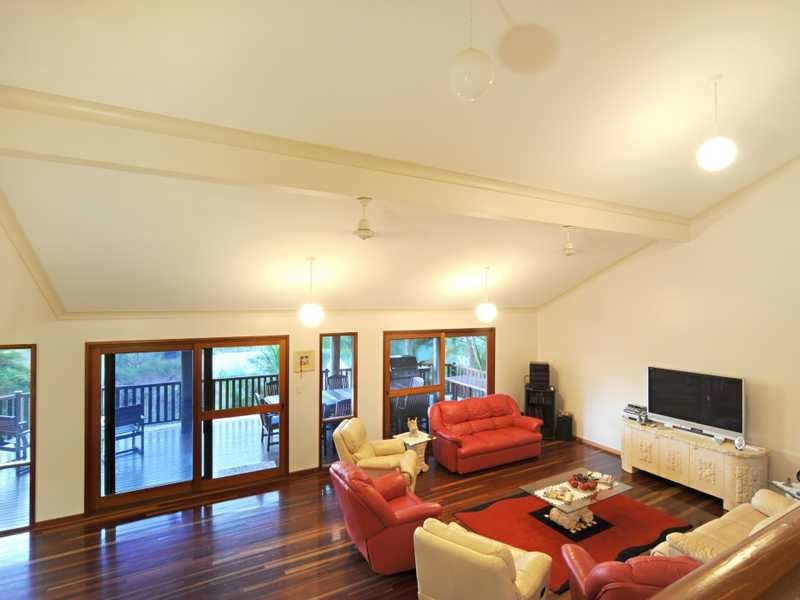 31 Jones Road, Cannonvale QLD 4802