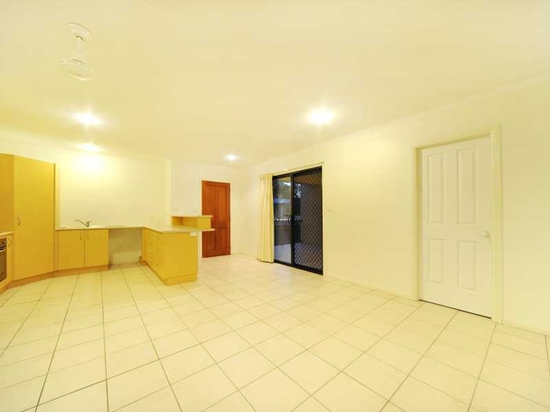 Unit 13 & 16/16 Beach Road, Cannonvale QLD 4802
