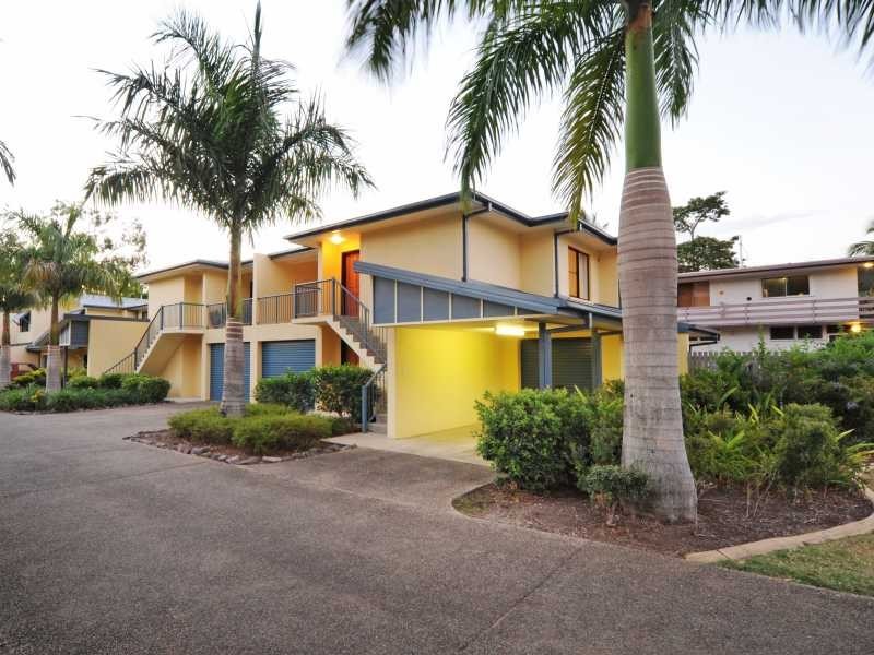 Unit 13 & 16/16 Beach Road, Cannonvale QLD 4802