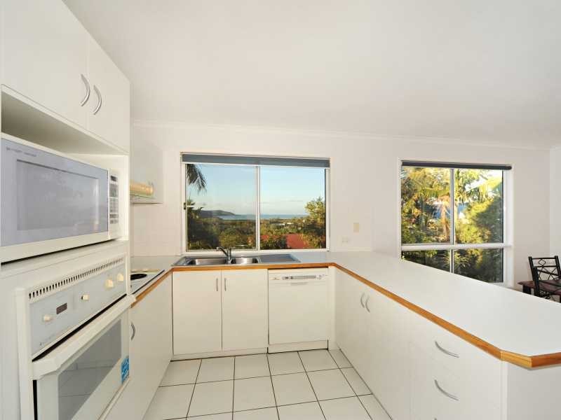 12 Hamilton Avenue, Cannonvale QLD 4802