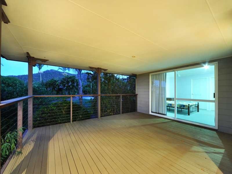 12 Hamilton Avenue, Cannonvale QLD 4802