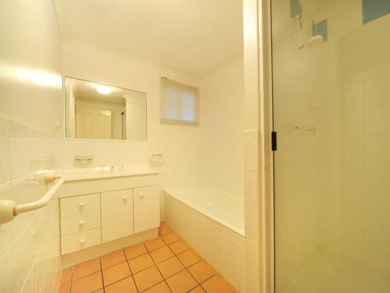 Unit 3/24 Beach Rd, Cannonvale QLD 4802