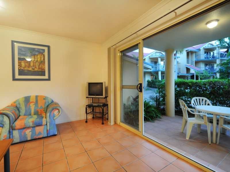 Unit 3/24 Beach Rd, Cannonvale QLD 4802