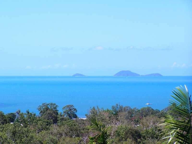 40 Parkwood Terrace, Cannonvale QLD 4802