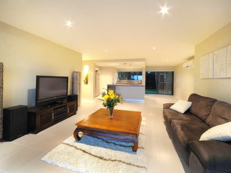 Unit 5/2 Eshelby Drive, Cannonvale QLD 4802