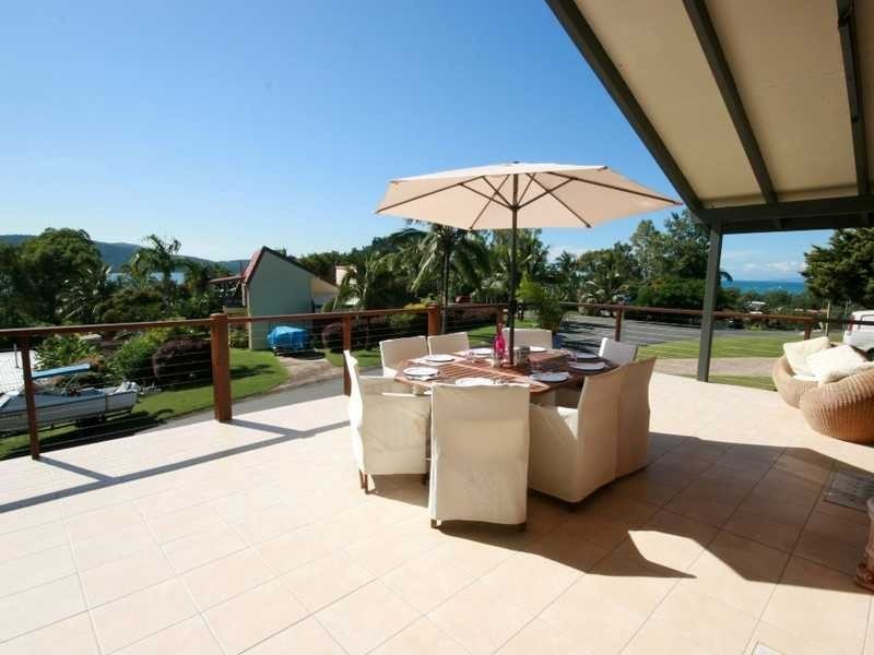 39 Manooka Drive, Cannonvale QLD 4802