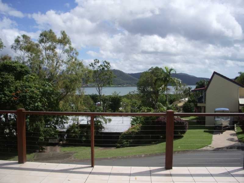 39 Manooka Drive, Cannonvale QLD 4802